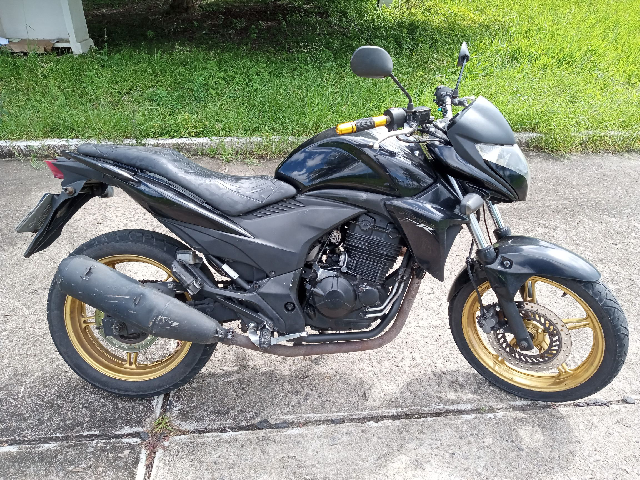 HONDA CB 300 2015