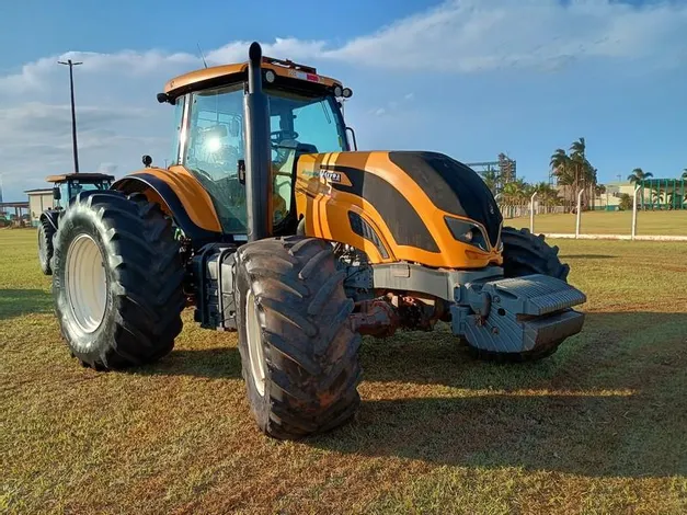 TRATOR DE PNEUS VALTRA T230 4x4, ANO 2017