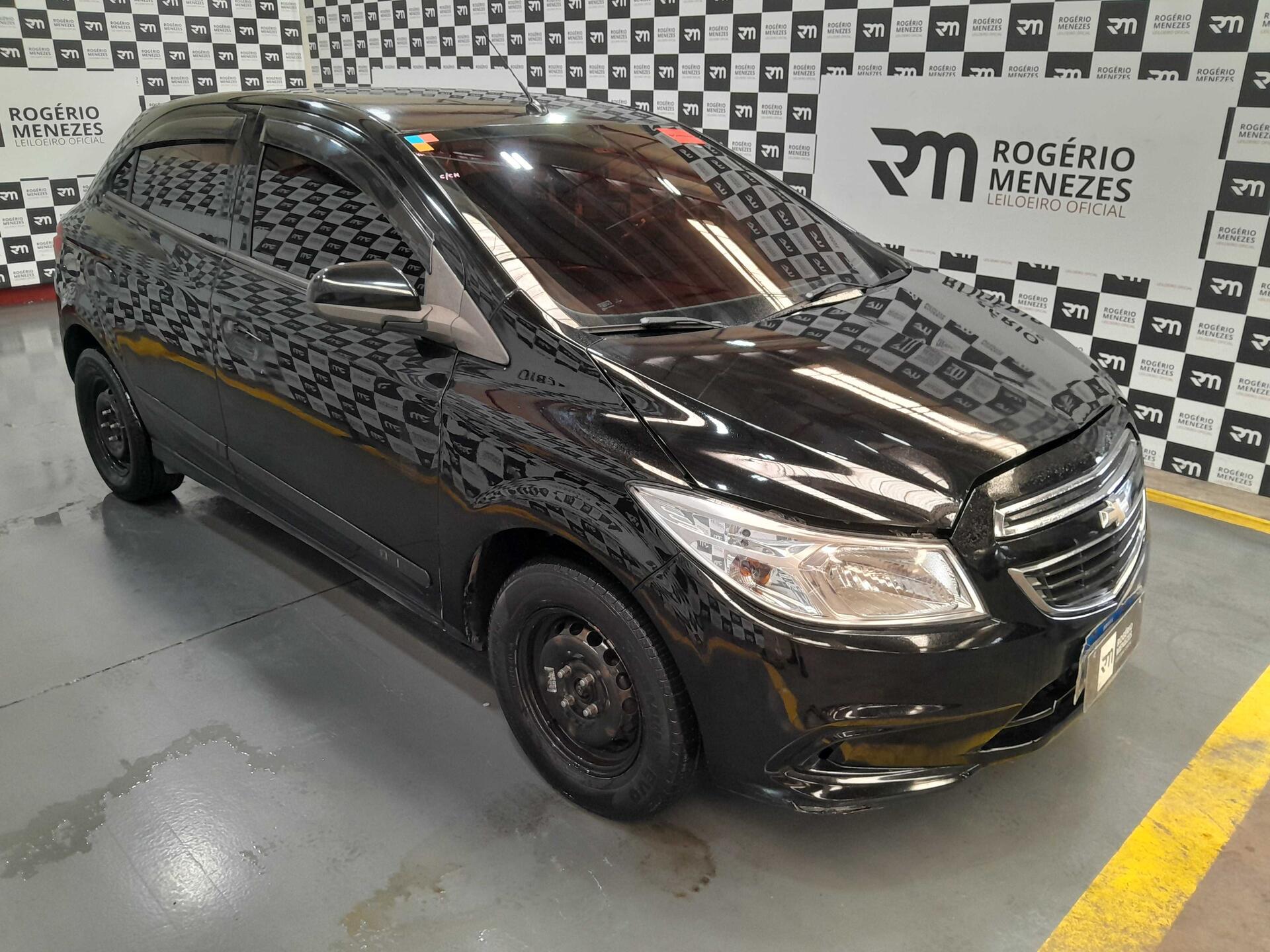 GM - CHEVROLET ONIX 2015